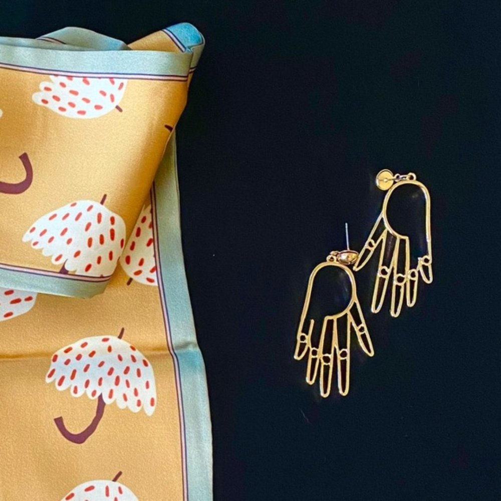 Boutique hand shape earring Boho Minimalist - Picture 2 of 7